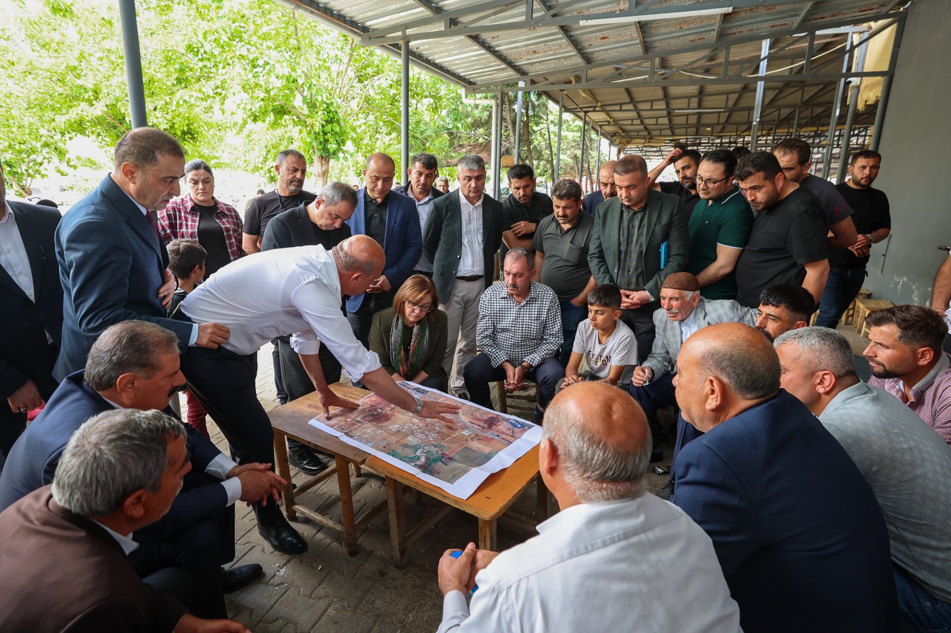 BAŞKAN ŞAHİN, KURBAN BAYRAMI ÖNCESİ BESİ OSB’DE İNCELEMELERDE BULUNDU