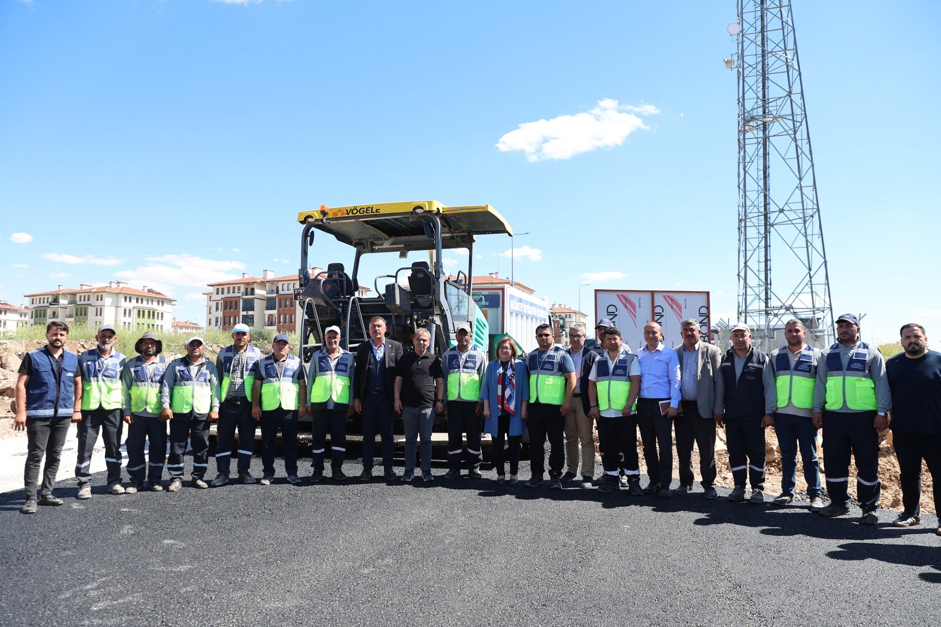 GAZİANTEP BÜYÜKŞEHİR ASFALT SEZONUNU AÇTI