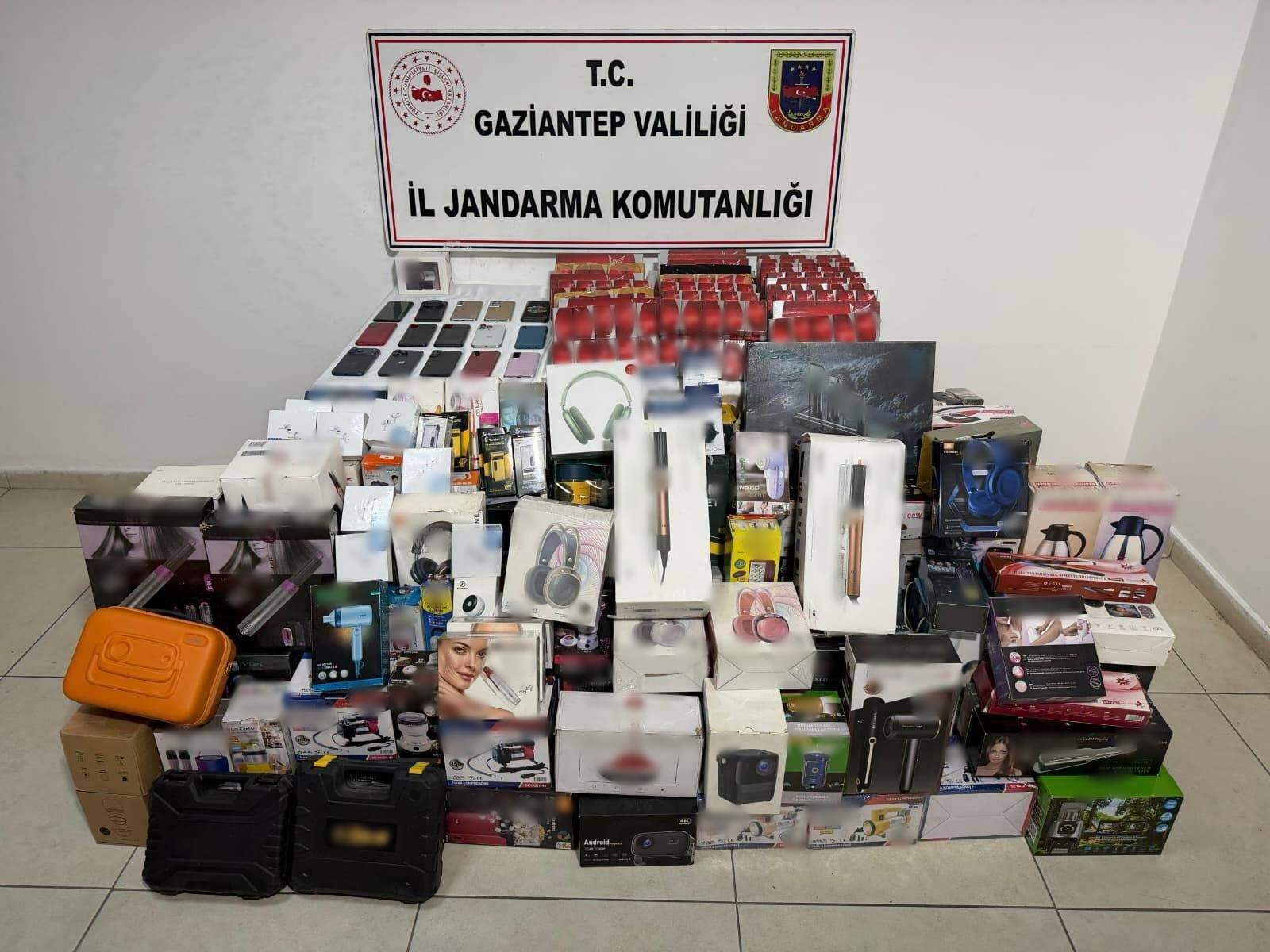 Gazianteep’te Jandarmadan Kaçakçılık ve Uyuşturucuya Darbe: 170 Olayda 195 Şüpheli Yakalandı