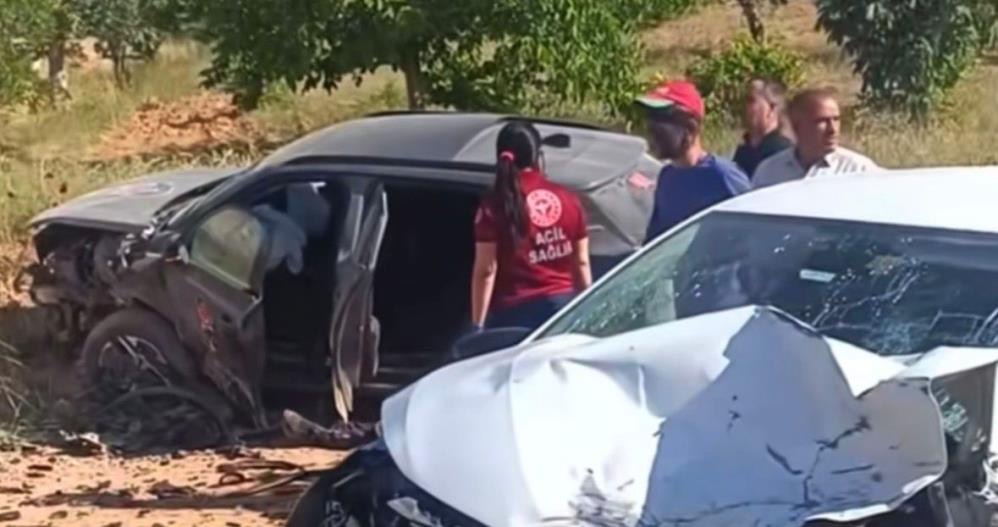 Gaziantep'te 2 otomobil çarpıştı: 5 yaralı