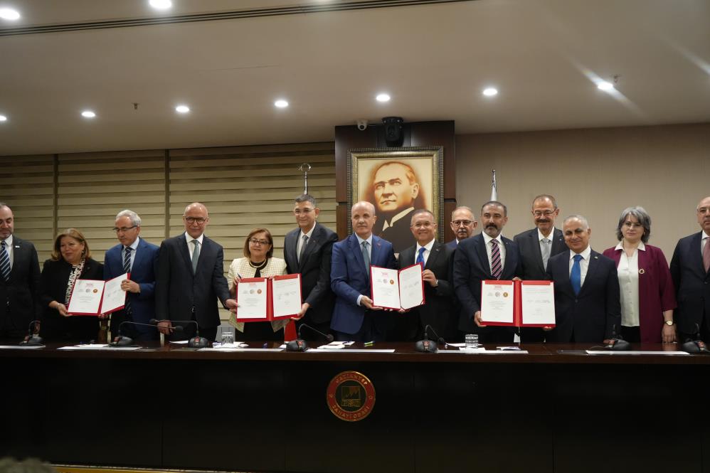 YÖK'ten mesleki eğitimde tarihi dönüşüm: Öğrenciler kampüsten işletmeye geçiyor