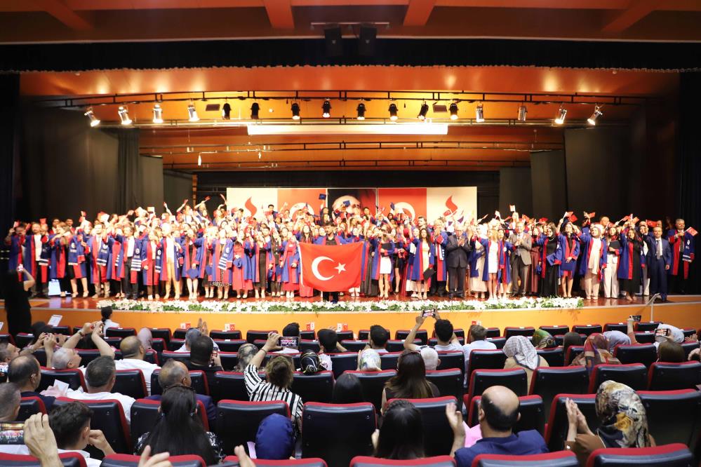 SANKO Üniversitesi'nde mezuniyet heyecanı