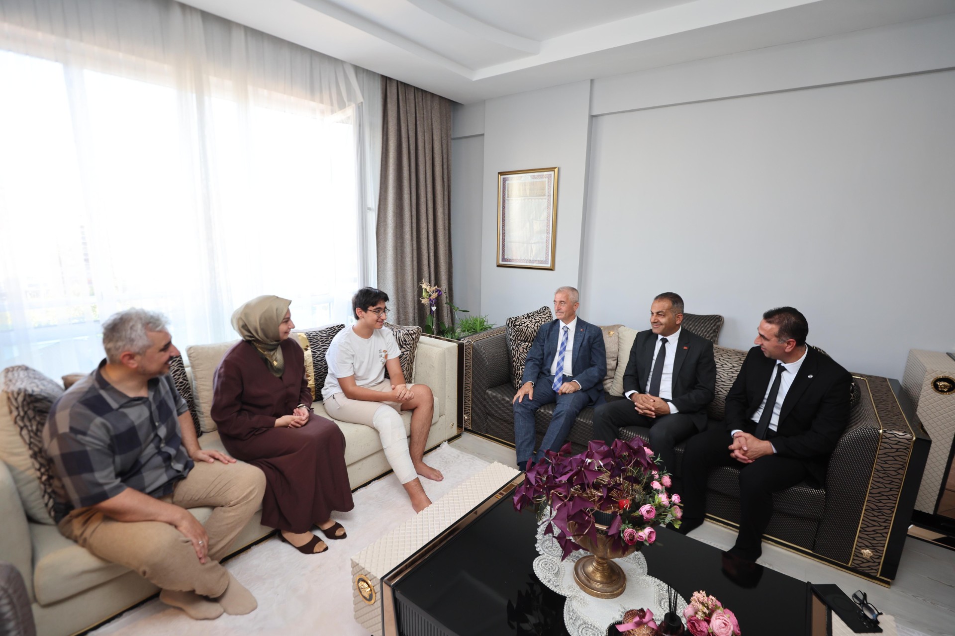 ŞAHİNBEY BELEDİYESİ’NDEN BAŞARIYA ÖDÜL