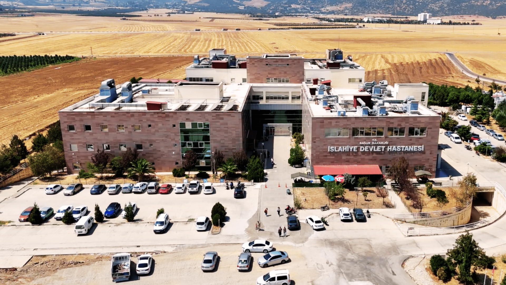 İslahiye’de Özellikli Cerrahi Başarısı: 2,5 Kiloluk Miyom Çıkarıldı