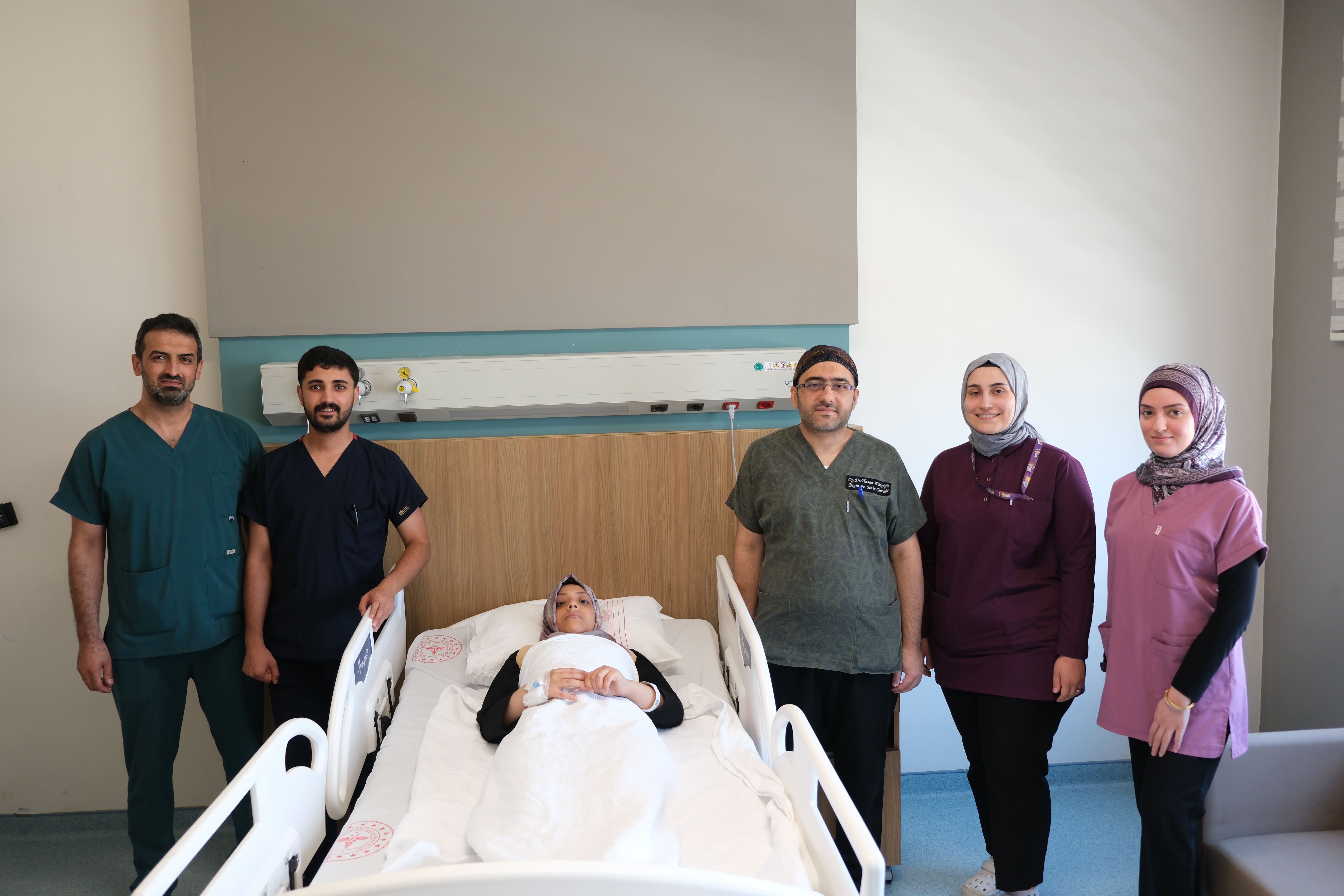 Zorlu Skolyoz Vakası Başarıyla Tedavi Edildi
