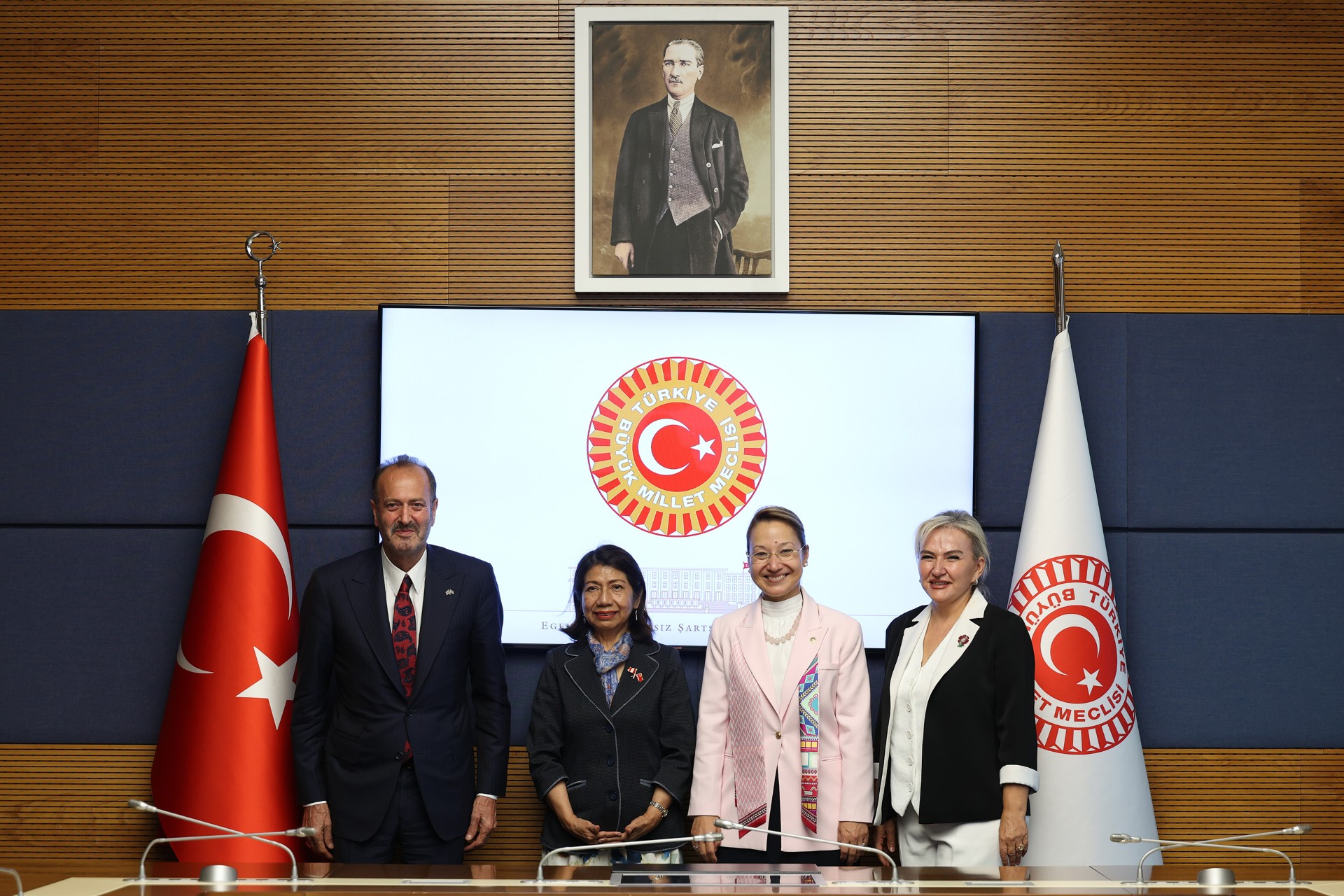 BAKBAK, PERU BÜYÜKELÇİSİ MORALES’İ TBMM’DE AĞIRLADI