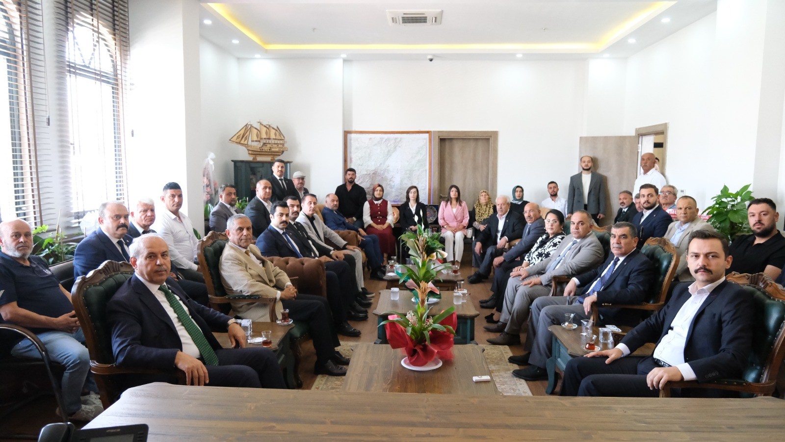 MHP Gaziantep Teşkilatından İslahiye ve Nurdağı’na Çıkarma