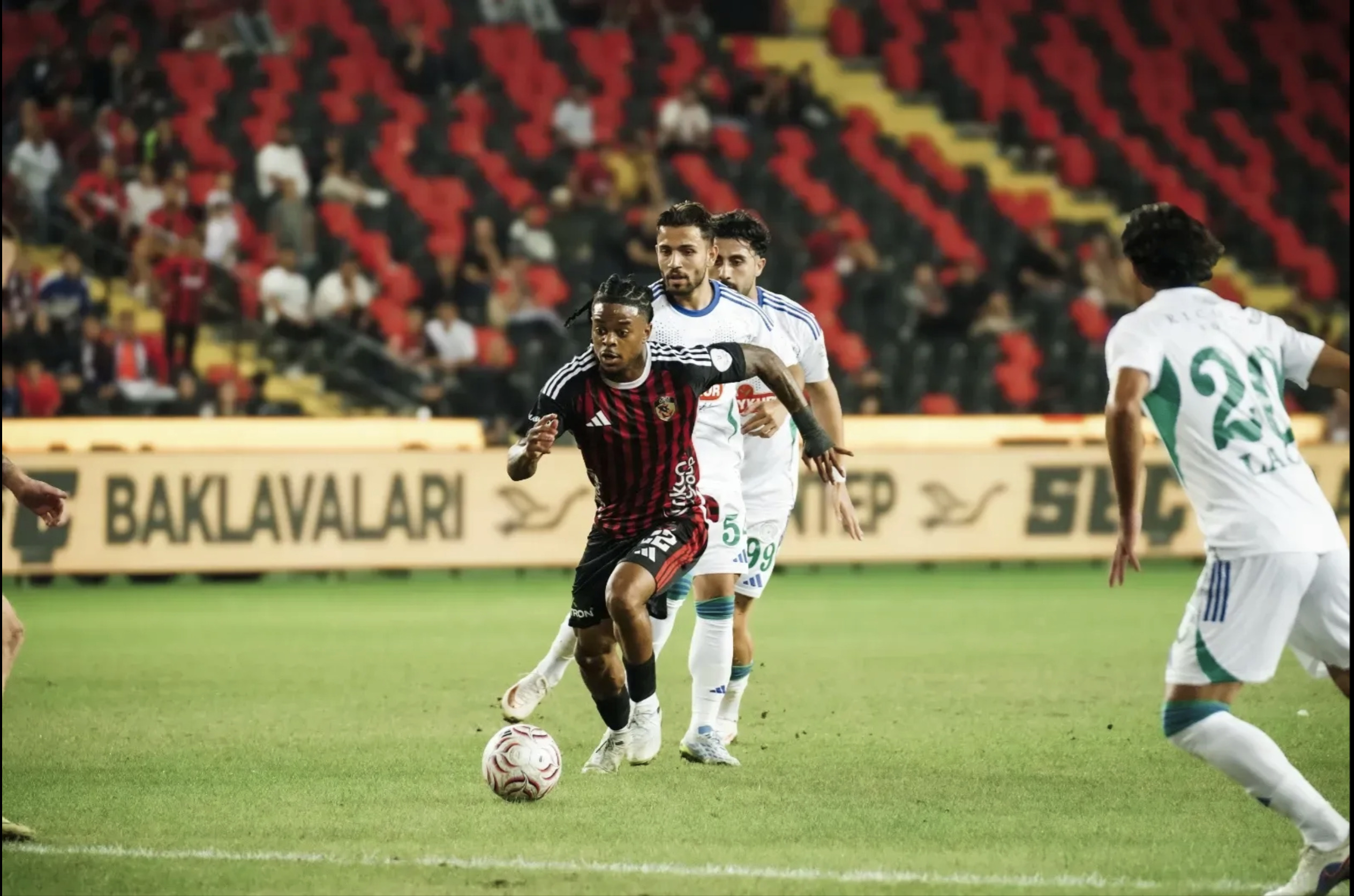 Gaziantep FK'da Hansen ilk kez ilk 11'de çıktı
