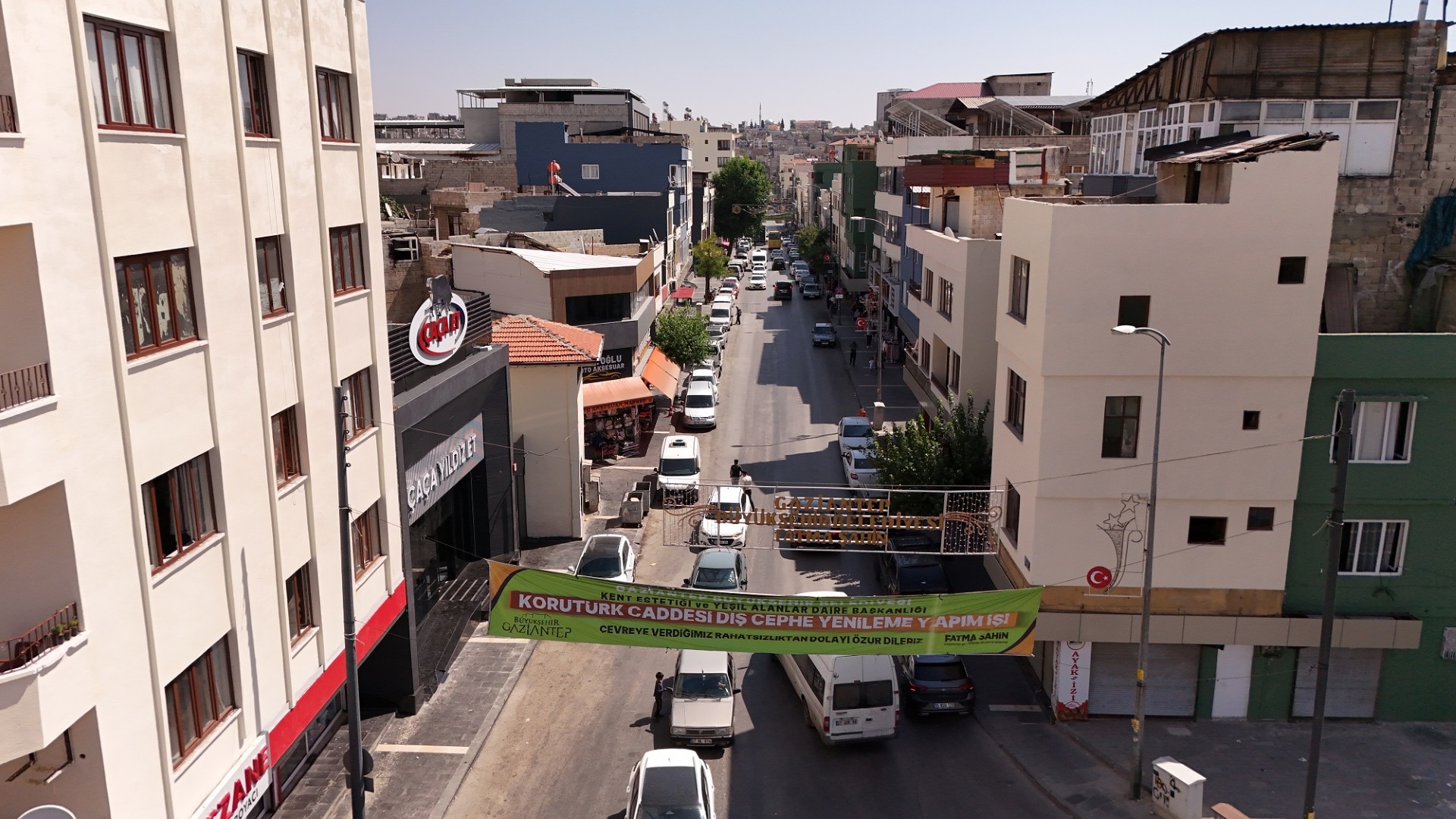 GAZİANTEP BÜYÜKŞEHİR’DEN KENTİN ANA CADDELERİNE ESTETİK DOKUNUŞ