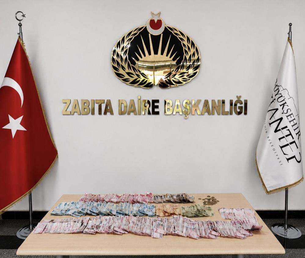 Gaziantep'te kadın dilencinin üzerinden 64 bin TL çıktı