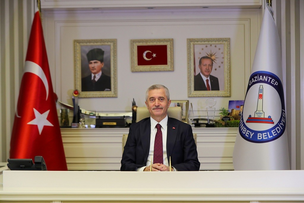 ŞAHİNBEY BELEDİYESİ’NDEN ÖĞRENCİLERE DESTEK