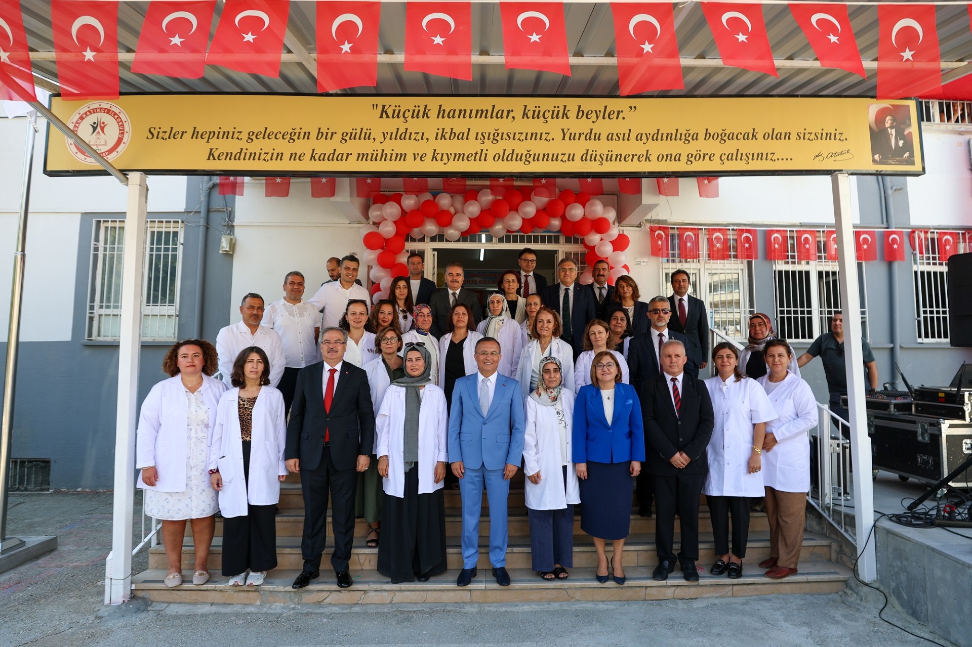 BAŞKAN ŞAHİN, YENİ EĞİTİM VE ÖĞRETİM YILI AÇILIŞ PROGRAMINDA DÖNEMİN İLK ZİLİNİ ÇALDI