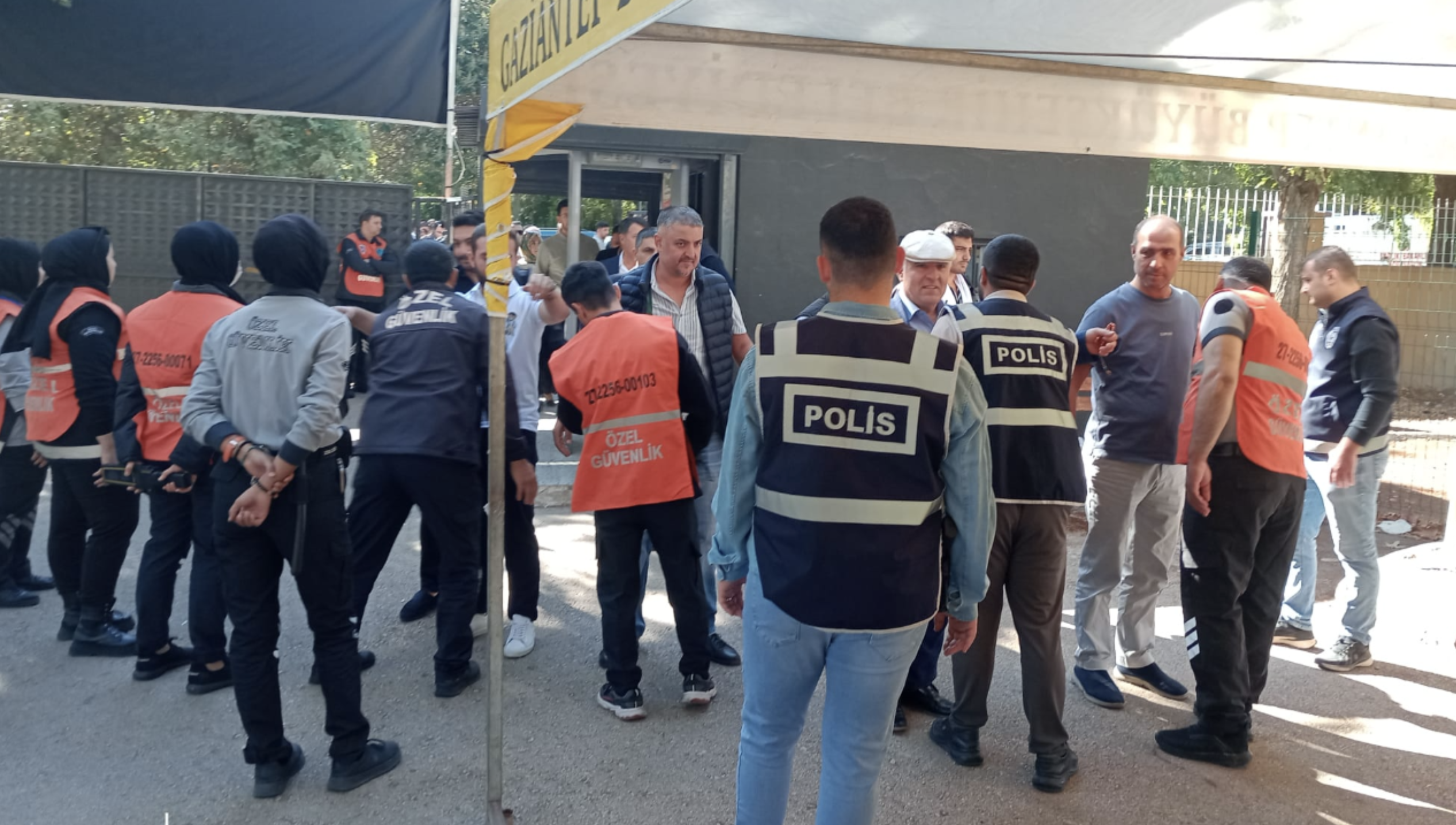 GTO'da seçimlere gelenler didik didik aranıyor