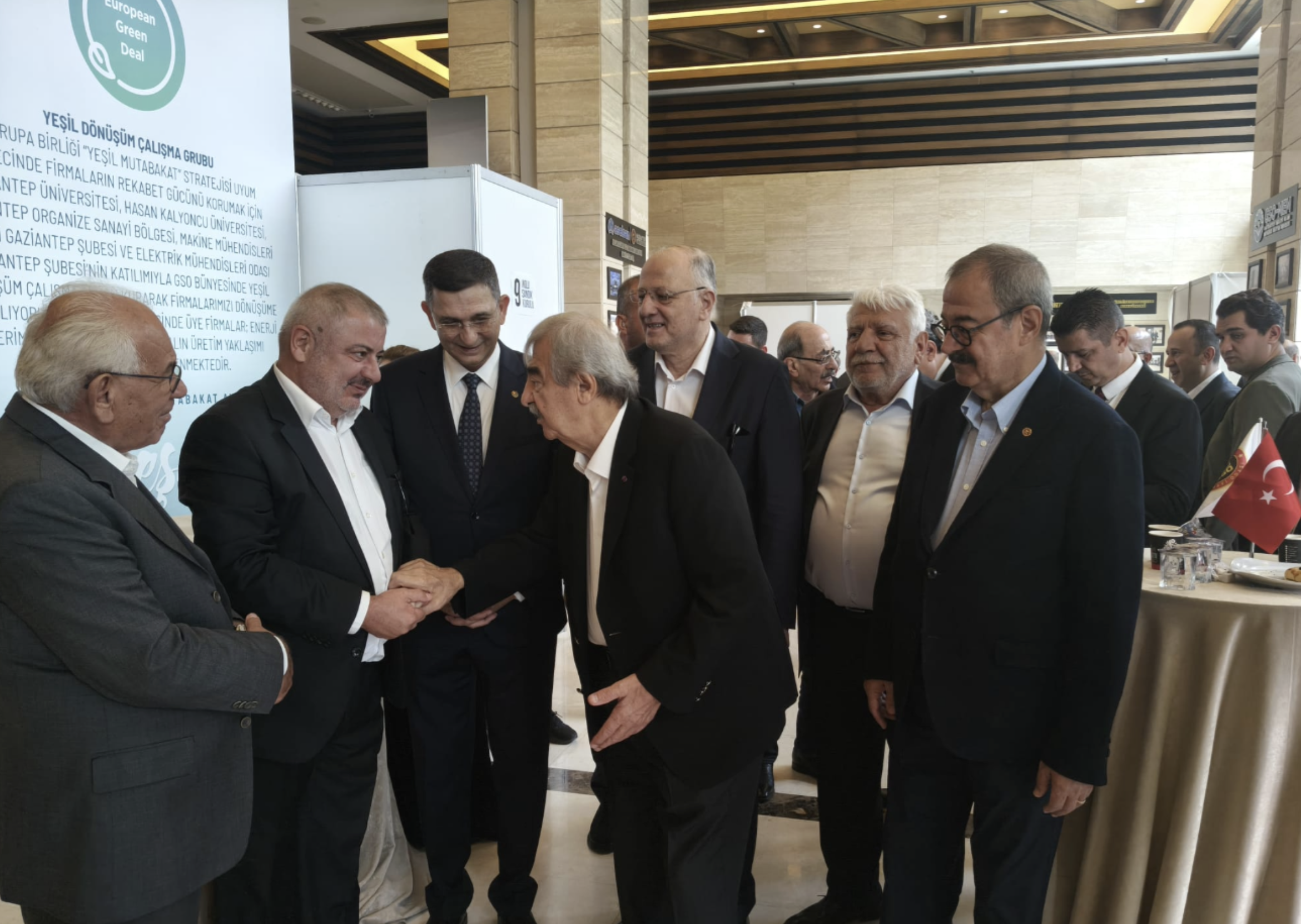 Gaziantep’te GSO seçimlerinde Abdülkadir Konukoğlu sandık başında