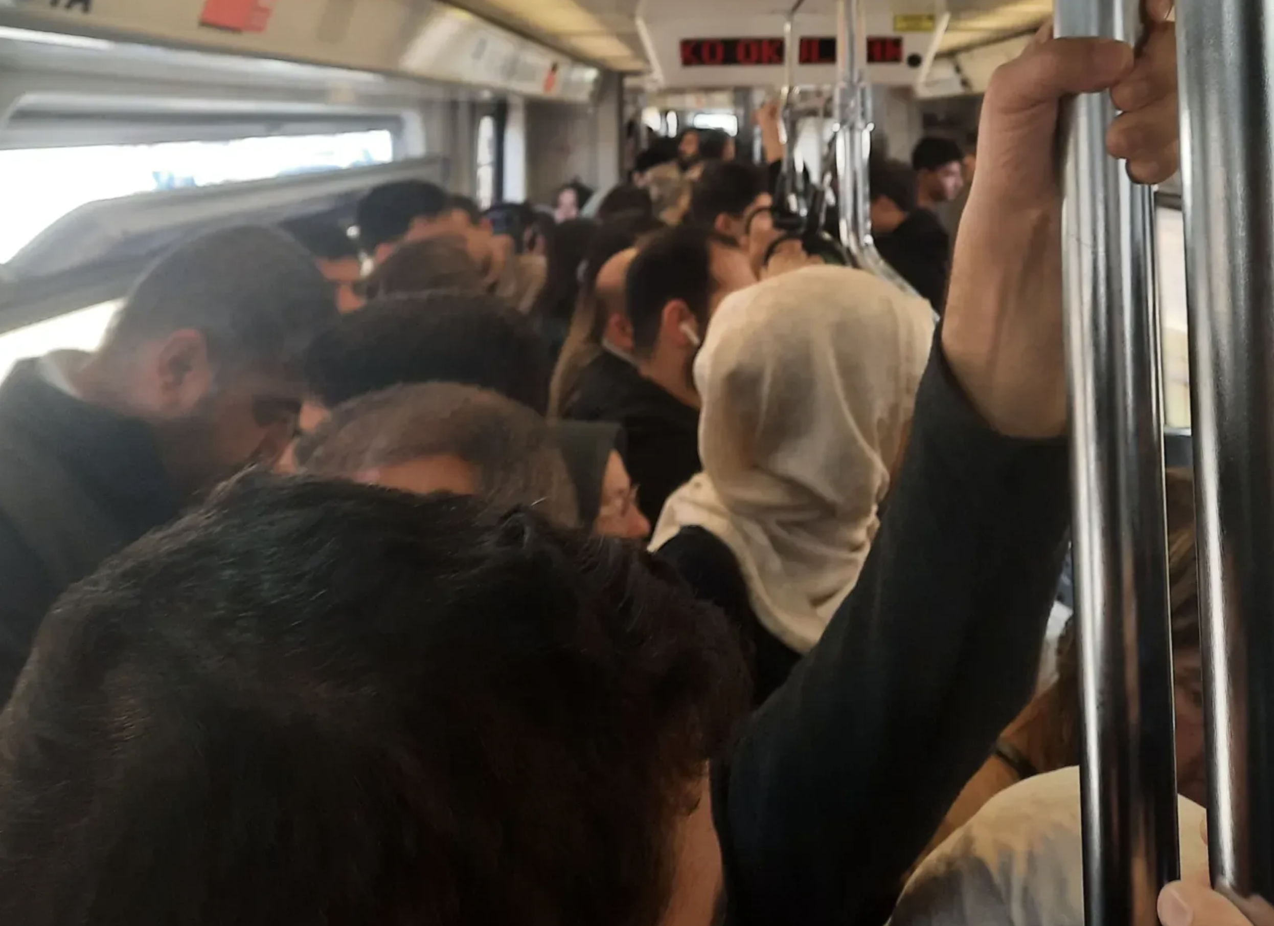 Gaziantep'te tramvayda utandıran görüntü