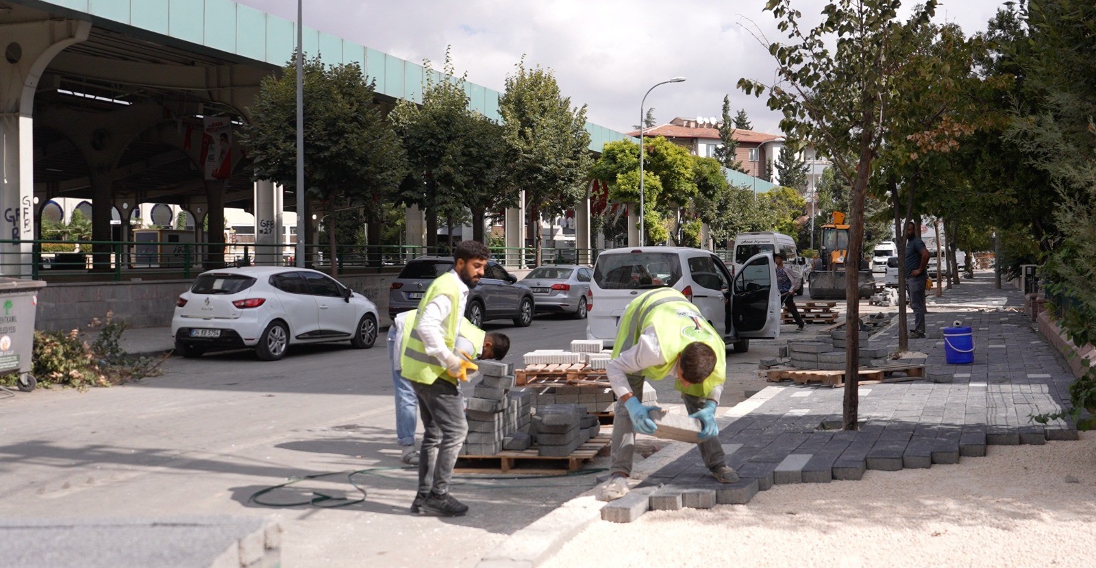 ŞEHİTKAMİL’DE KALDIRIMLAR YENİLENİYOR