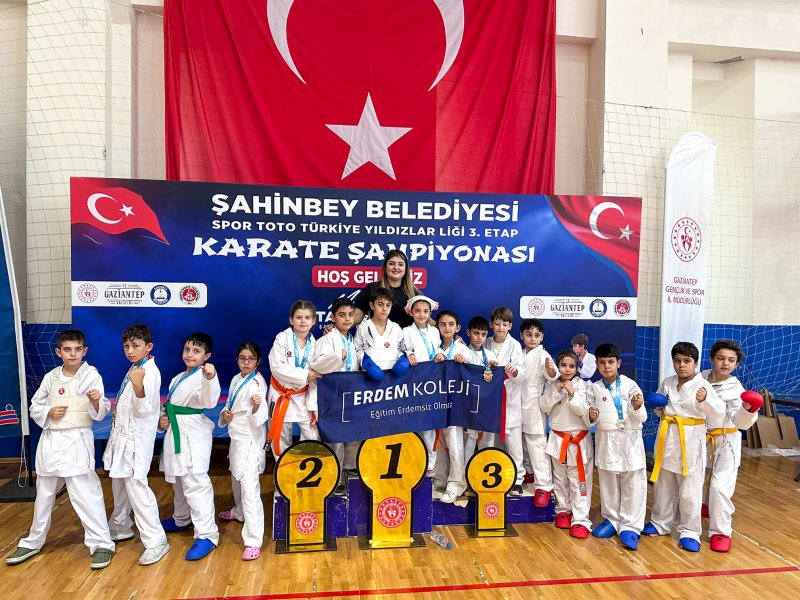 Erdem Koleji Öğrencilerinden Türkiye Yıldızlar Ligi’nde 24 Madalyalık Başarı