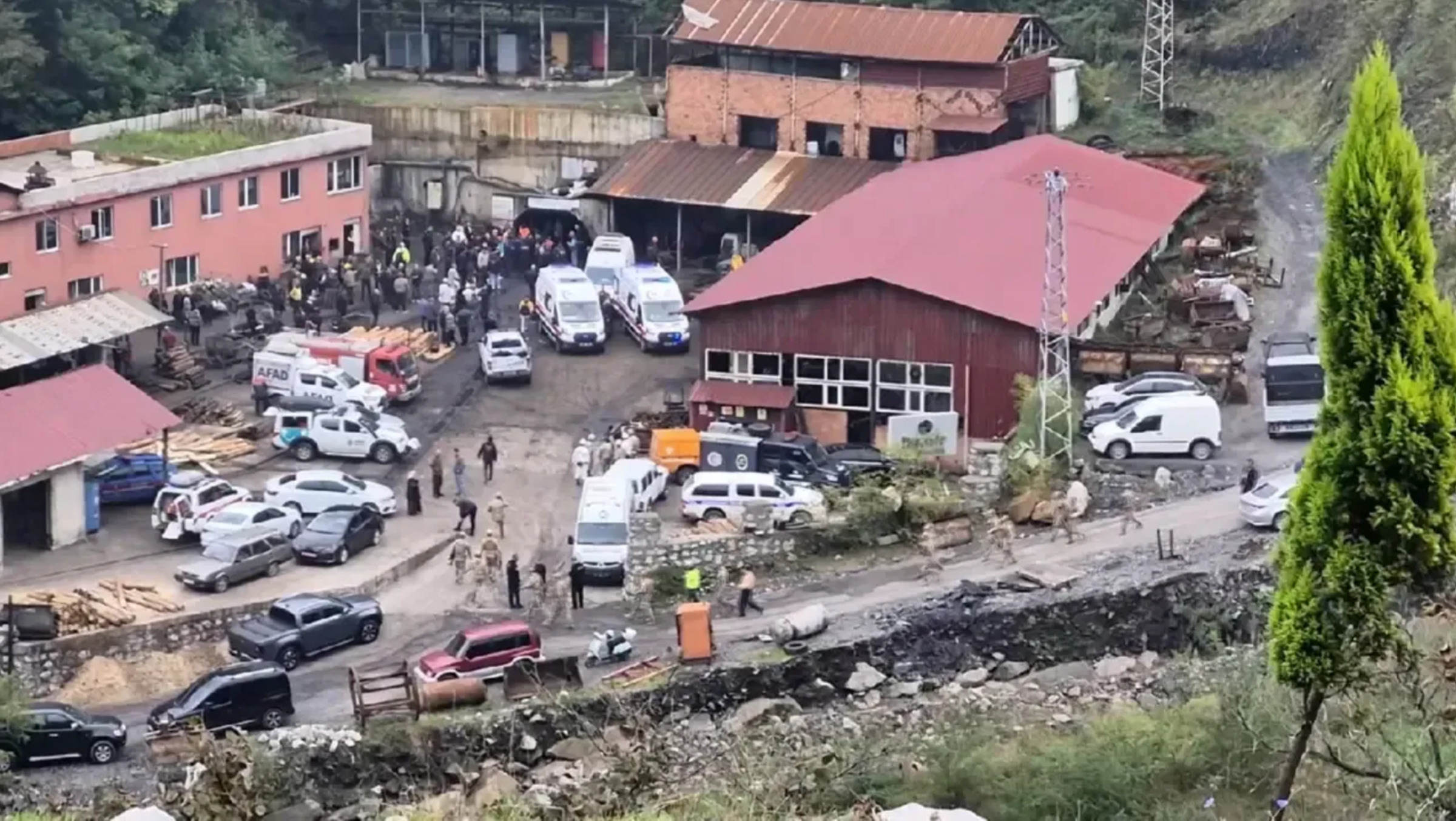 Son dakika..Maden ocağında patlama: Ölü ve yaralılar var!