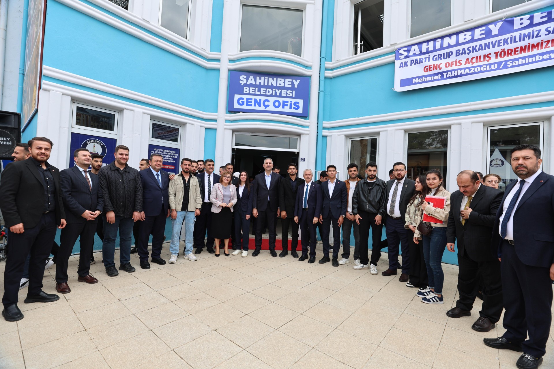 ŞAHİNBEY BELEDİYESİ GENÇ OFİSİ KAPILARINI ÜNİVERSİTELİ GENÇLERE AÇTI