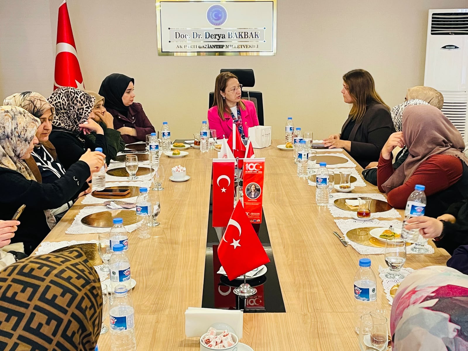 DERYA BAKBAK TEŞKİLAT ÇALIŞMALARINA ARALIKSIZ DEVAM EDİYOR