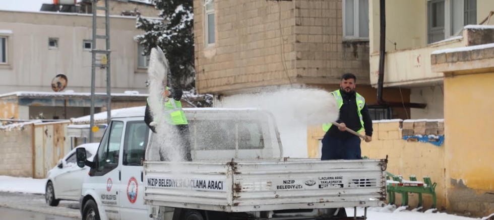 Nizip Belediyesi kar yağışına karşı teyakkuzda