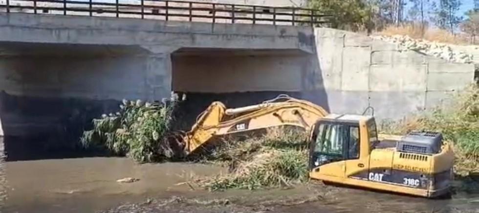 Nizip Belediyesi’nden taşkın riskine karşı önleyici temizlik