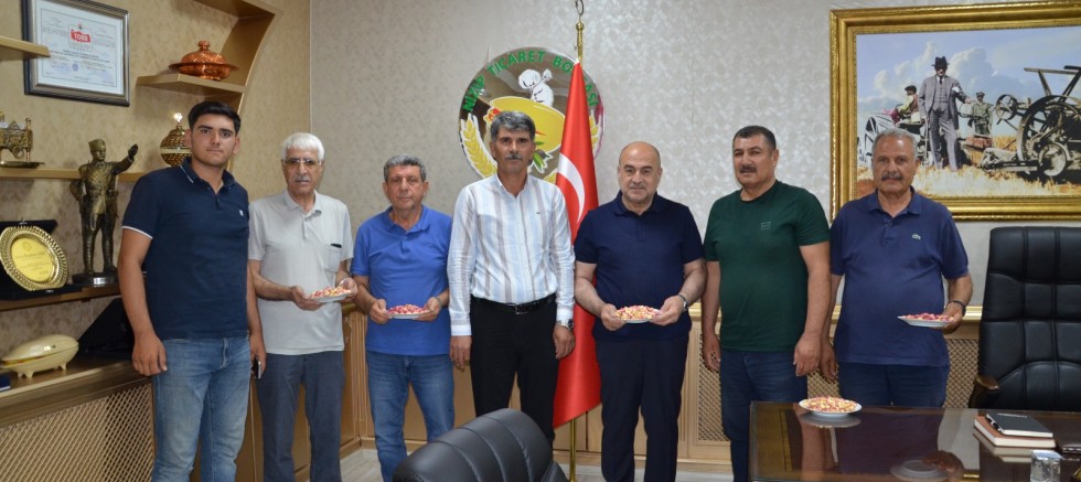 NİZİP TİCARET BORSASI YILIN İLK MAHSUL KIRMIZI FISTIĞINI ALTINLA ÖDÜLLENDİRDİ