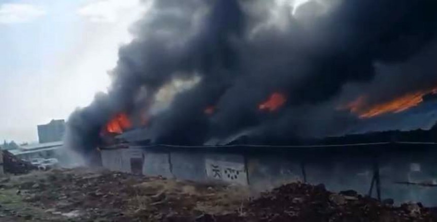 Nurdağı'nda depo yangını