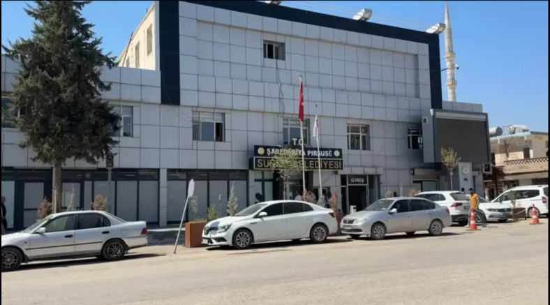 O Belediyeye taşlı saldırı yapıldı!