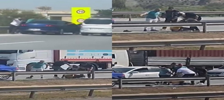 Otoyolda sürücü önce dövüldü sonra suyla ayıtılmaya çalışıldı: O anlar kamerada