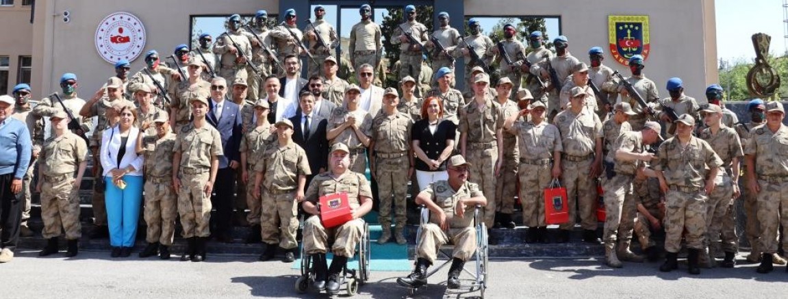 Özel ihtiyaçlı bireyler askerlik hayalini gerçekleştirdi