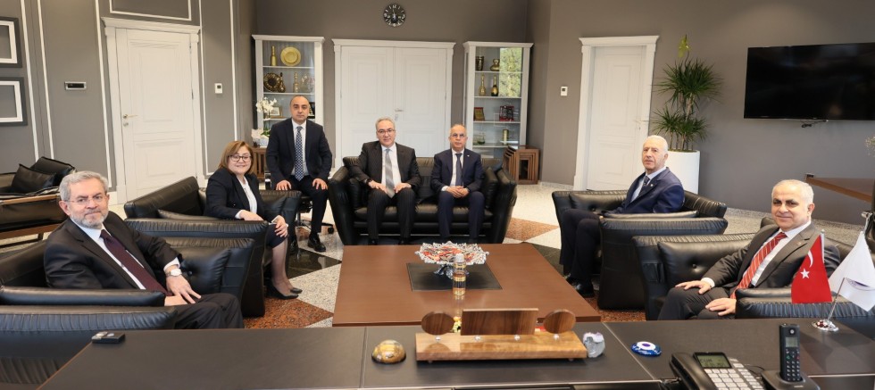 PROF. DR. DOĞAN, FATMA ŞAHİN VE PROF. DR. ÜNÜVAR’I AĞIRLADI