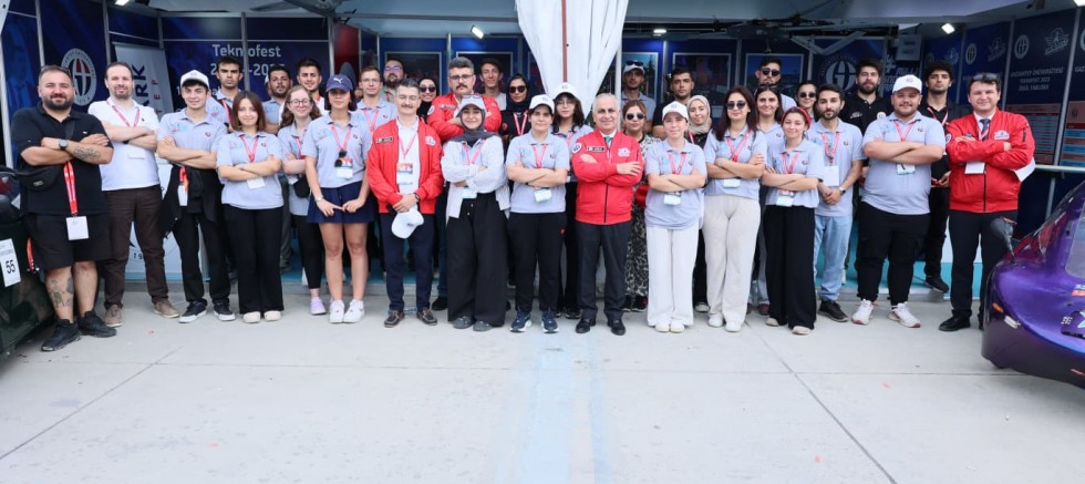 REKTÖR DOĞAN TEKNOFEST’E GAÜN ÖĞRENCİLERİYLE BİR ARAYA GELDİ