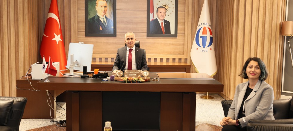REKTÖR DOĞAN, TÜBİTAK 1005 PROJESİNİN YÜRÜTÜCÜSÜ PROF. DR. ÖZLEM OVAYOLU’NU KABUL ETTİ