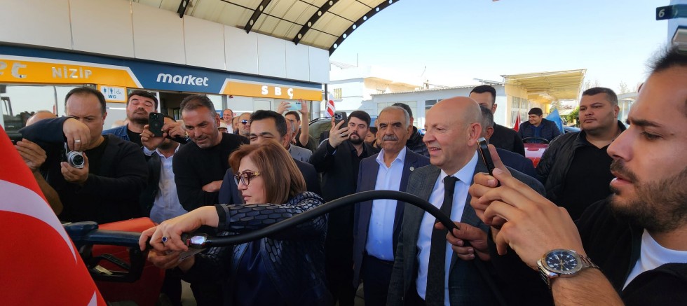 Şahin Nizipli çiftçilerle mazot desteği için bir araya geldi