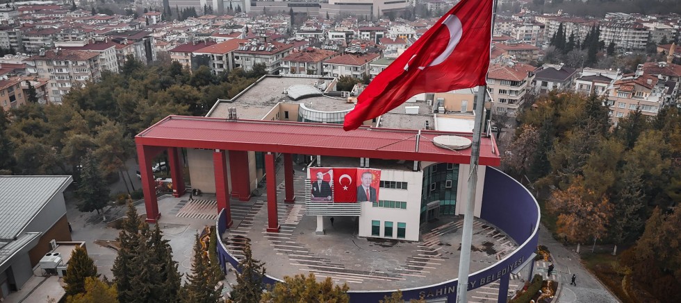 ŞAHİNBEY AY YILDIZLA DONATILIYOR