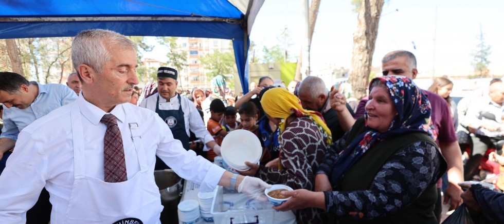 ŞAHİNBEY BELEDİYESİ AŞURE GELENEĞİNİ SÜRDÜRÜYOR