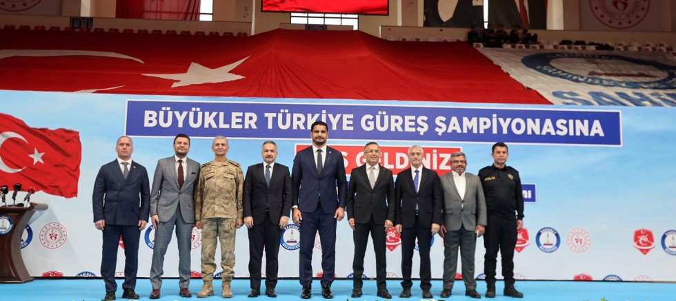 ŞAHİNBEY BELEDİYESİ EV SAHİPLİĞİNDE TÜRKİYE GÜREŞ ŞAMPİYONASI BAŞLADI