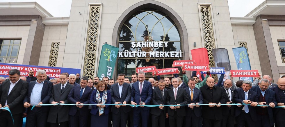 ŞAHİNBEY BELEDİYESİ’NDEN NİZİP’E 150 MİLYON TL'LİK DEV YATIRIM: ŞAHİNBEY KÜLTÜR MERKEZİ HİZMETE AÇILDI
