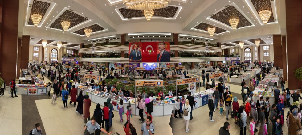 ŞAHİNBEY BELEDİYESİ'NİN 9. KİTAP FUARI KAPILARINI AÇIYOR