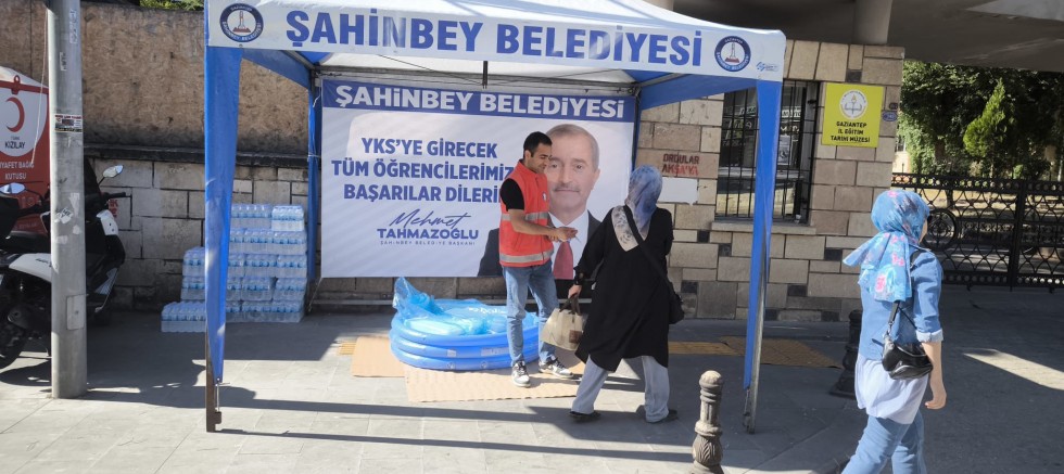 ŞAHİNBEY BELEDİYESİ ÖĞRENCİLERİ YALNIZ BIRAKMADI