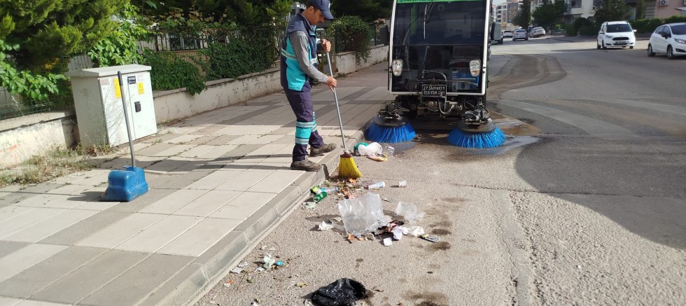 ŞAHİNBEY BELEDİYESİ TEMİZLİK EKİPLERİ 7/24 GÖREV BAŞINDA