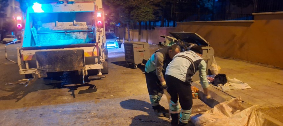 ŞAHİNBEY BELEDİYESİ TEMİZLİK İŞLERİ EKİPLERİ BAYRAM BOYUNCA GÖREV BAŞINDAYDI