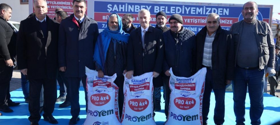 Şahinbey Belediyesinden hayvan yetiştiricilerine 7 bin ton yem desteği