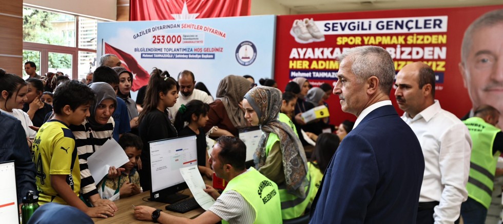 ŞAHİNBEY BELEDİYESİNDEN ÖĞRENCİLERE KARNE HEDİYESİ