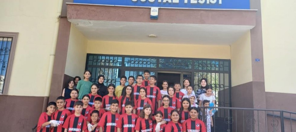 Şahinbeyli çocuklardan örnek davranış