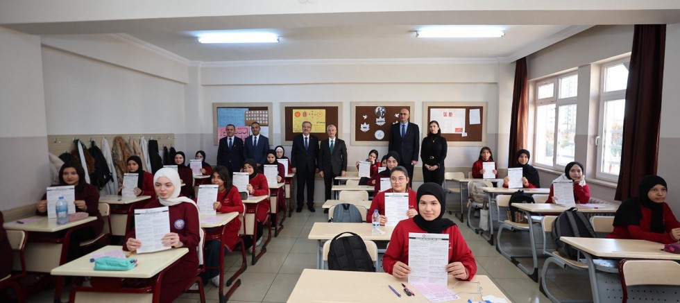 ŞAHİNBEYLİ ÖĞRENCİLER UMRE İÇİN TER DÖKTÜ