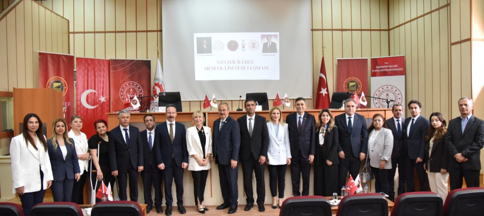 SANAYİCİLERLE MESLEK LİSELİLER BULUŞTU