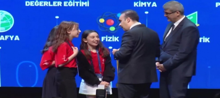 SANKO OKULLARI ÖĞRENCİLERİ TÜBİTAK'TA TÜRKİYE BİRİNCİSİ OLDU