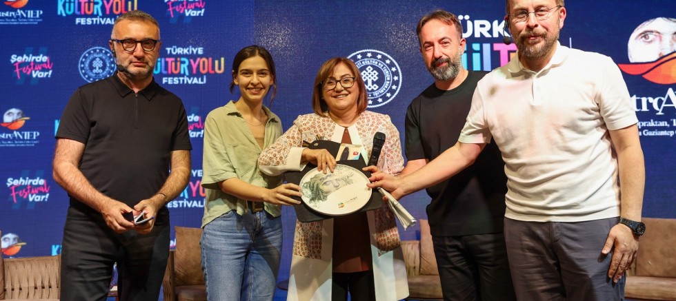 ŞEF ÖMÜR AKKOR, ANADOLU SOFRASI’NIN GELECEĞİ VE GÜVENLİ GIDA ÜZERİNE KONUŞTU